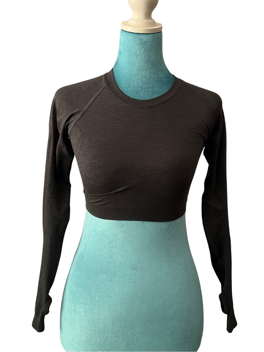 Alphalete Cropped Long-Sleeve Top - Black